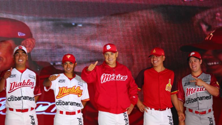 Diablos Rojos en la presentación de sus nuevos uniformes 