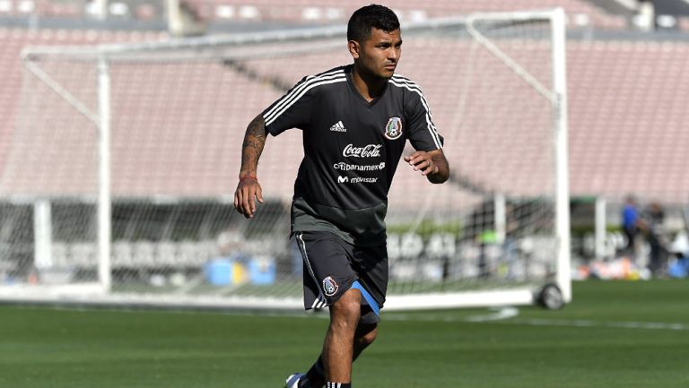 Jesús Corona durante un entrenamiento con el Tricolor 