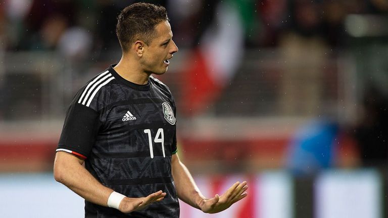 Chicharito Hernández en el partido contra Paraguay 