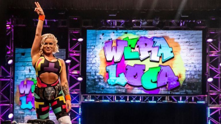 Taya Valkyrie hace su entrada