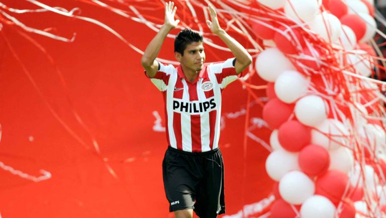 Salcido, previo a un duelo con el PSV en Holanda 