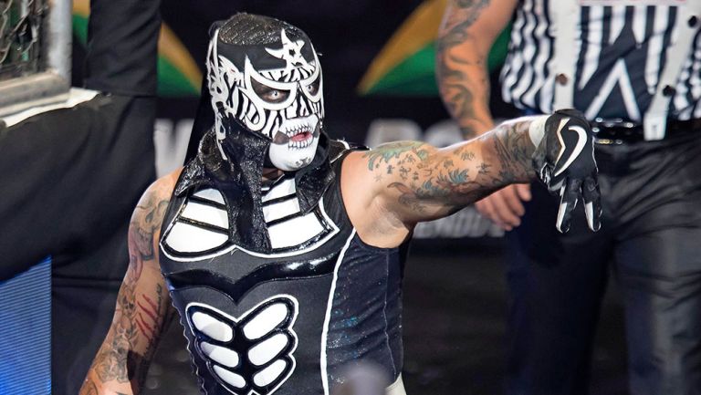 Pentagón Jr. hace su entrada en Triplemanía XXVI