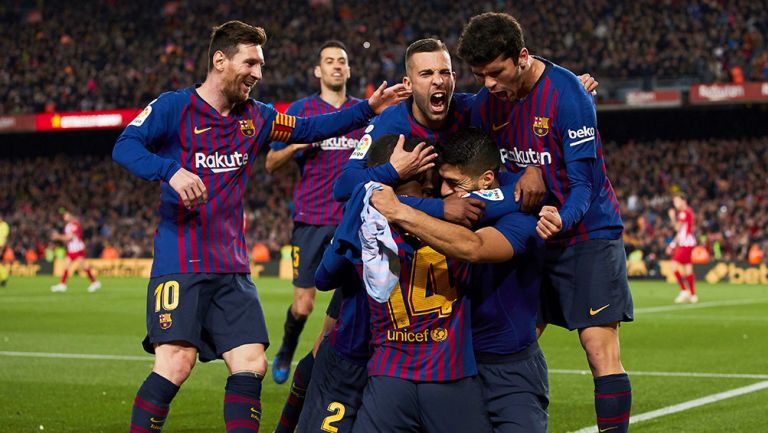 Jugadores del Barcelona celebran gol contra Atlético de Madrid 