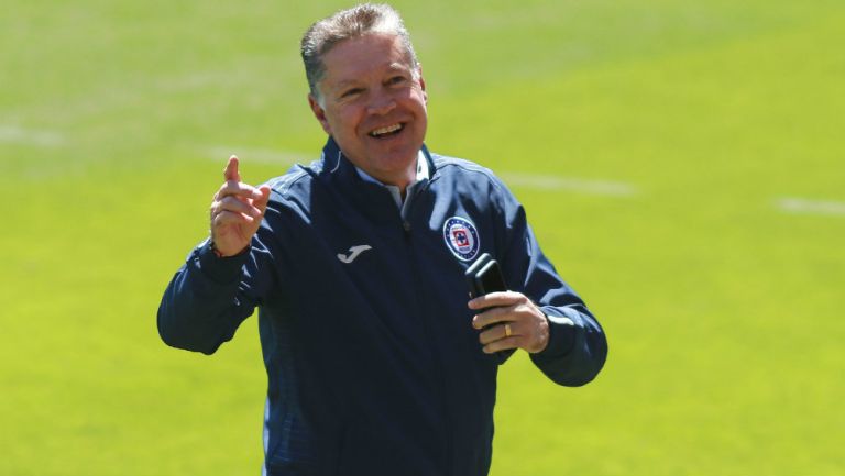 Ricardo Peláez en un entrenamiento de Cruz Azul