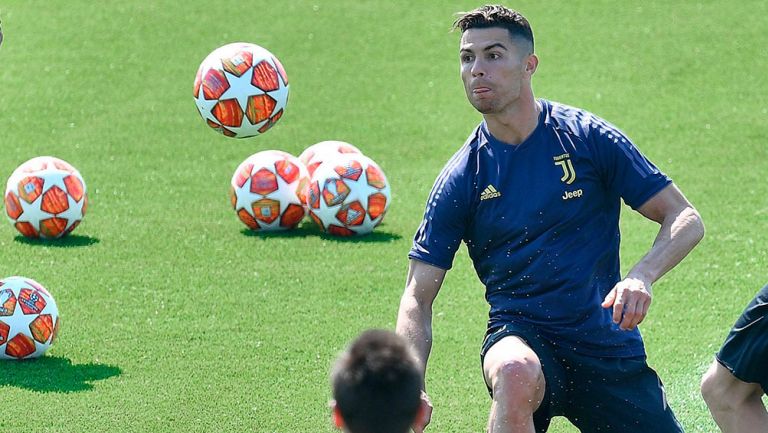 Cristiano Ronaldo entrena con normalidad con la Juventus