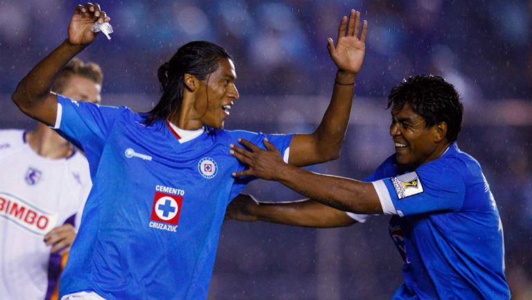 Joel Juiqui celebra notación con Cruz Azul 