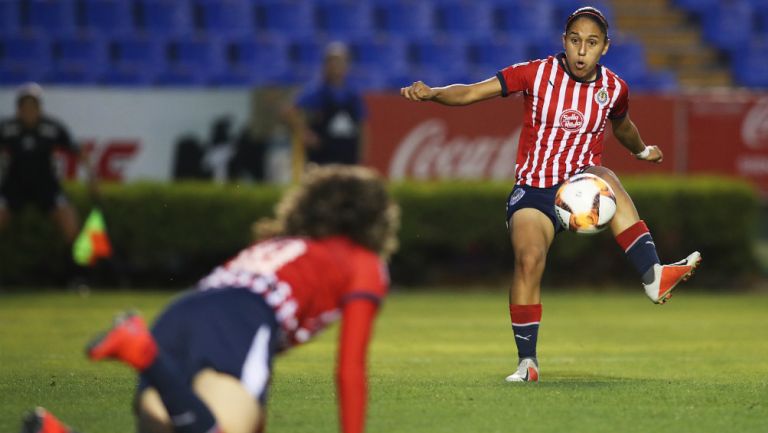 Jugadoras de Chivas durante el partido ante Tigres