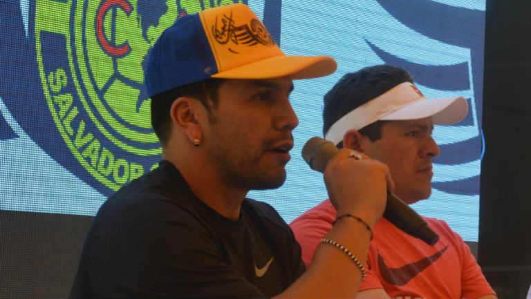 Salvador Cabañas durante un evento 