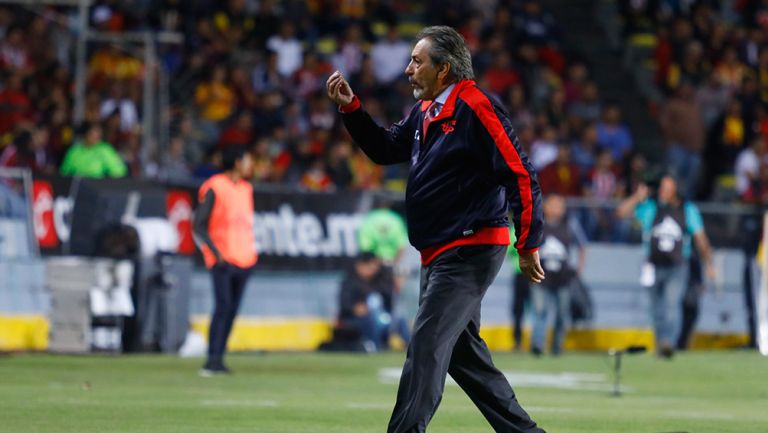 Boy en su primer partido al frente de Chivas, en Morelia