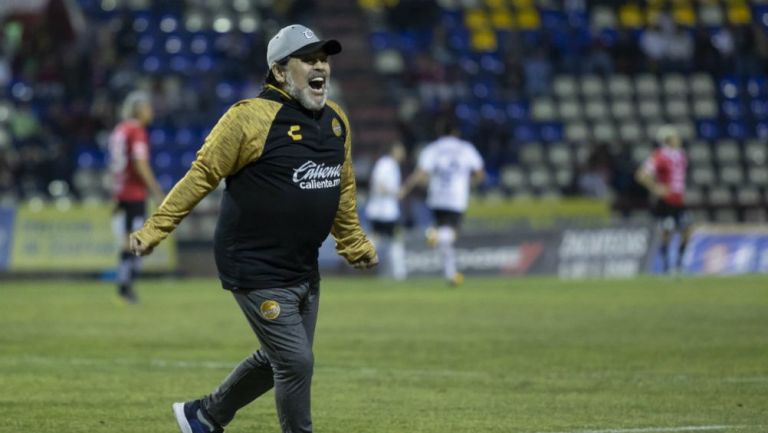 Maradona ve Dorados por el título División