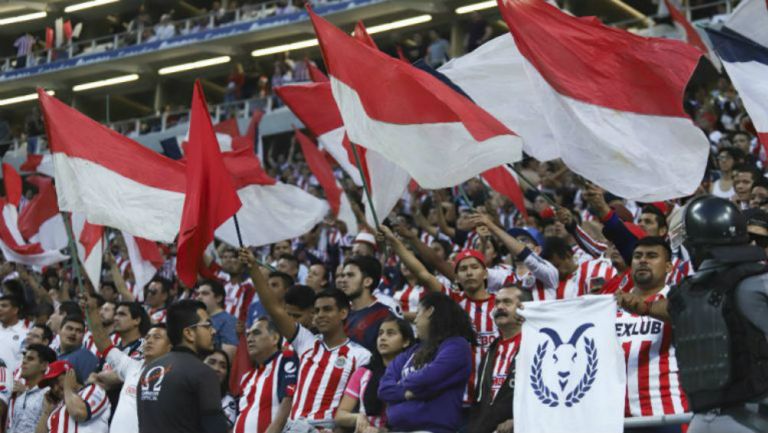 Aficionados de Chivas en el Estadio Akron