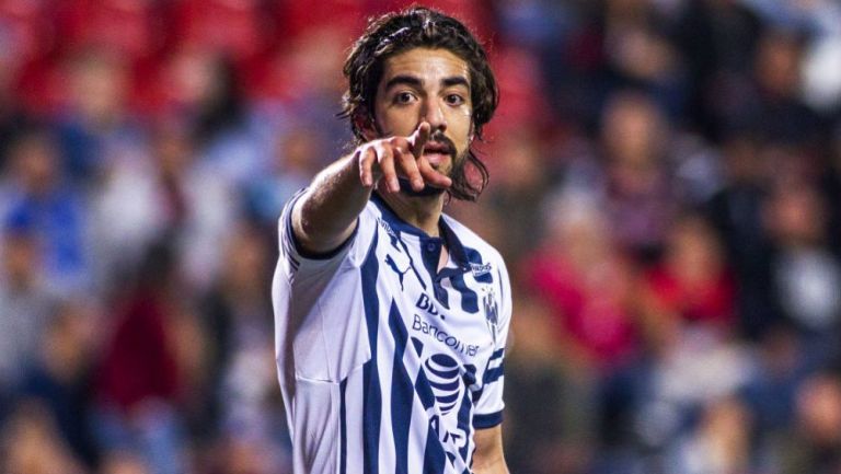 Pizarro señala en un juego de Rayados de Monterrey