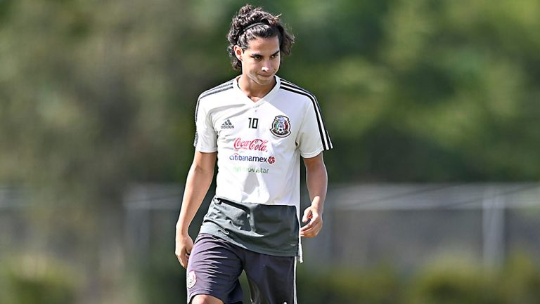 Lainez, durante un entrenamiento del Tri Sub 20