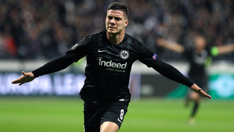 Luka Jovic festeja uno de sus goles con el Frankfurt 