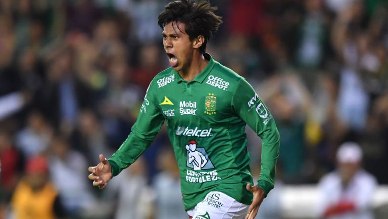 José Juan Macías festeja gol con León en el Clausura 2019