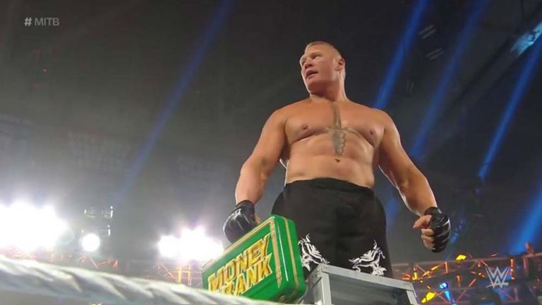 Brock Lesnar gana el maletín