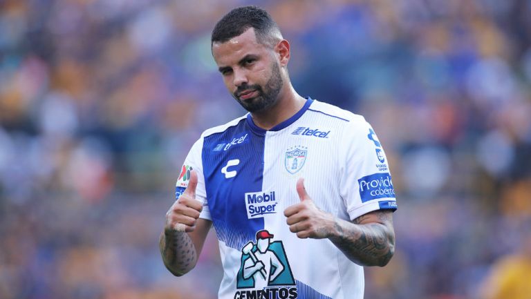 Edwin Cardona durante un partido contra Tigres 