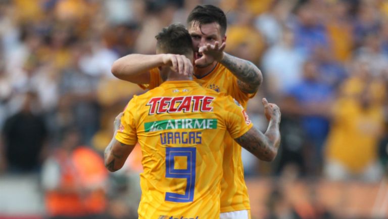 André-Pierre Gignac celebra gol de Tigres contra León