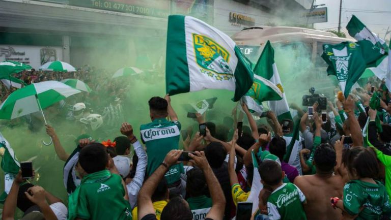 La ciudad de León se volvió caótica para recibir al equipo local 