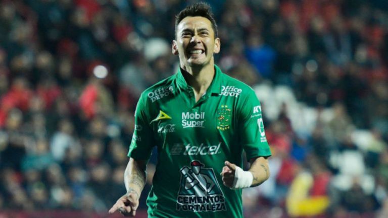 Sambueza celebra un tanto con León en el Clausura 2019