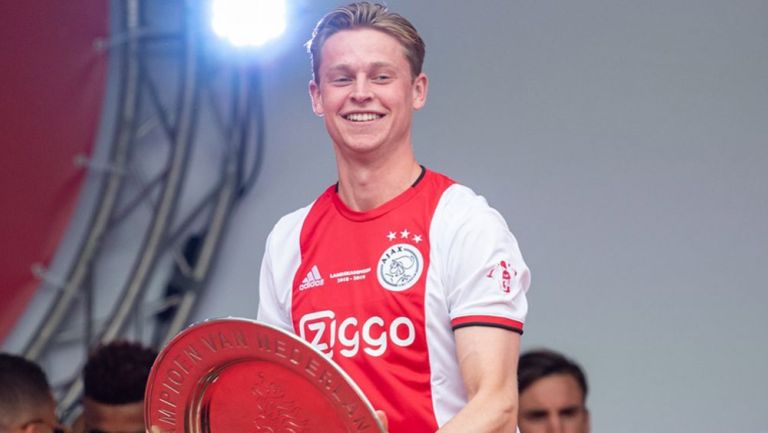 De Jong levanta el título de la Eredivisie 