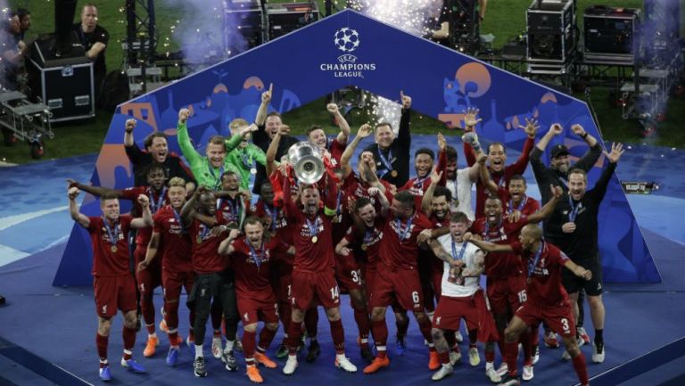 Liverpool levante el título de Champions League