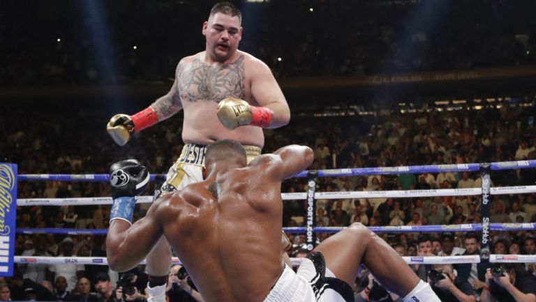 Andy Ruiz deja sobre la lona a su rival