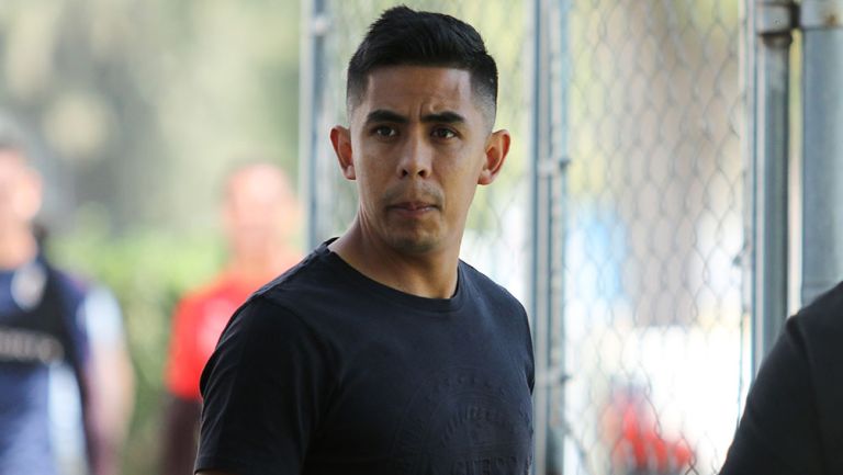 Néstor Calderón en entrenamiento de Chivas