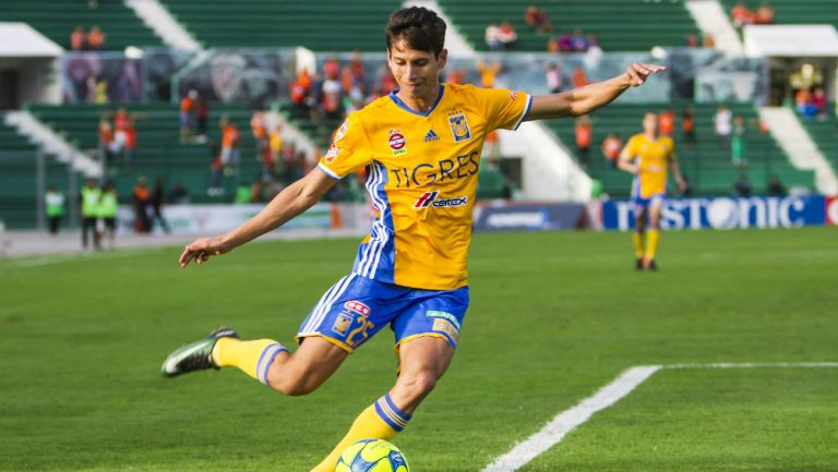 Jürgen Damm durante un partido con Tigres