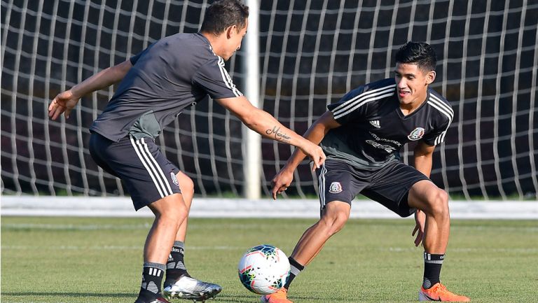 Uriel Antuna, durante un entrenamiento con el Tri