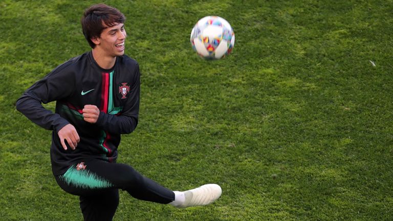 João Félix en un calentamiento con Portugal previo a un partido