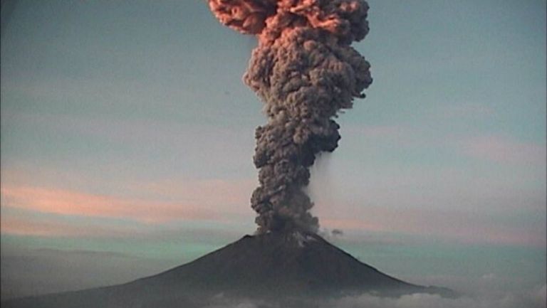 Popocatépetl muestra actividad