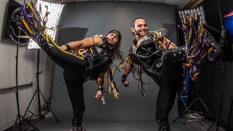 The Young Bucks en sesión fotográfica