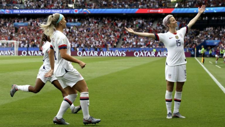 Megan Rapinoe celebra un gol frente a la selección de Francia