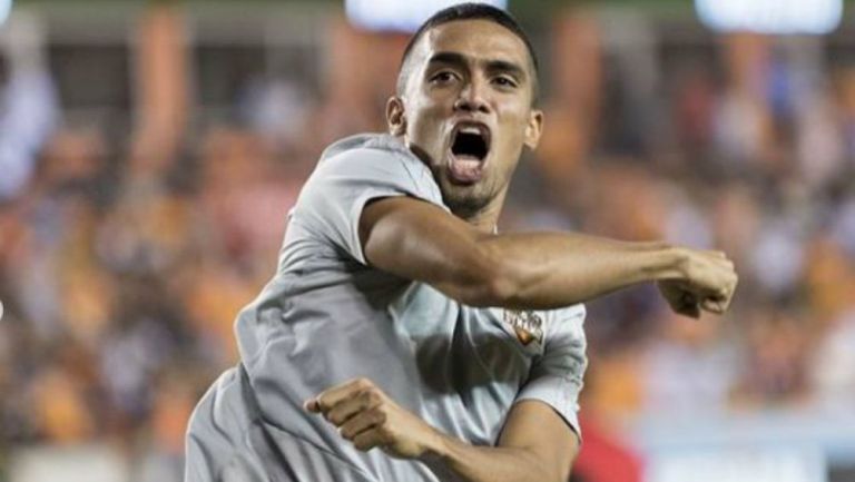 Mauro Manotas, en festejo con Dynamo