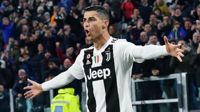 Cristiano Ronaldo festeja una anotación con la Juventus