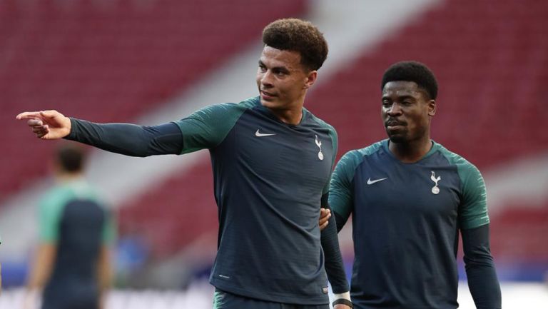 Dele Alli, durante un entrenamiento con Tottenham