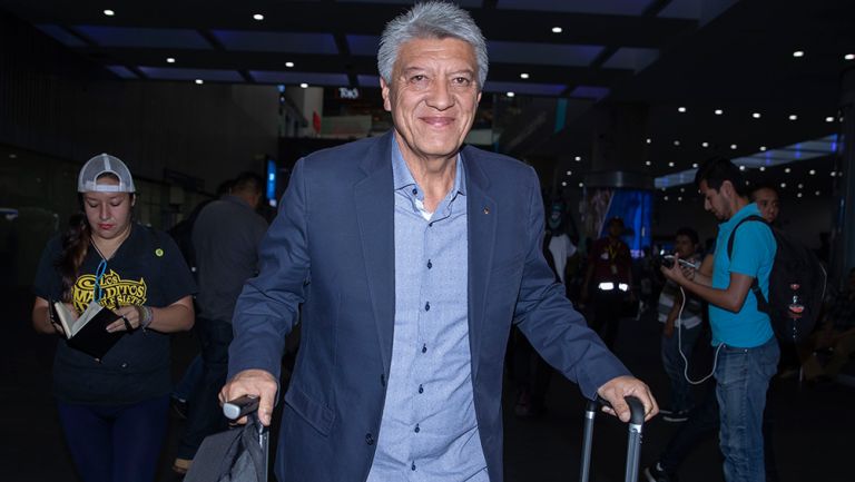 Chucho Ramírez, en su llegada al aeropuerto de la CDMX