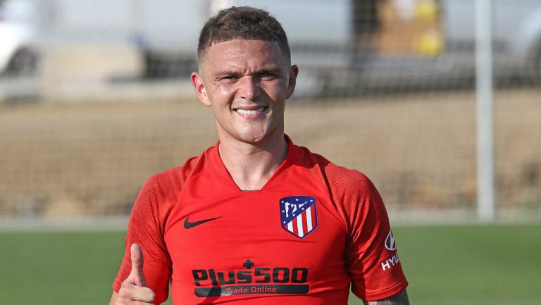 Kieran Trippier ya con la indumentaria del Atlético de Madrid al que se incorporó este día