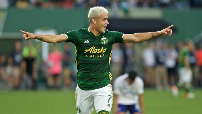 Brian Fernández festeja gol con Portland Timbers