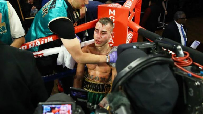 Maxim Dadashev es reanimado en su equina