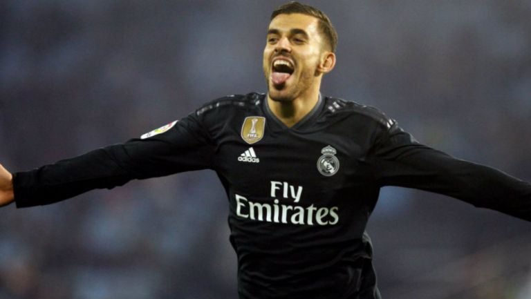 Dani Ceballos celebrando una anotación con Real Madrid