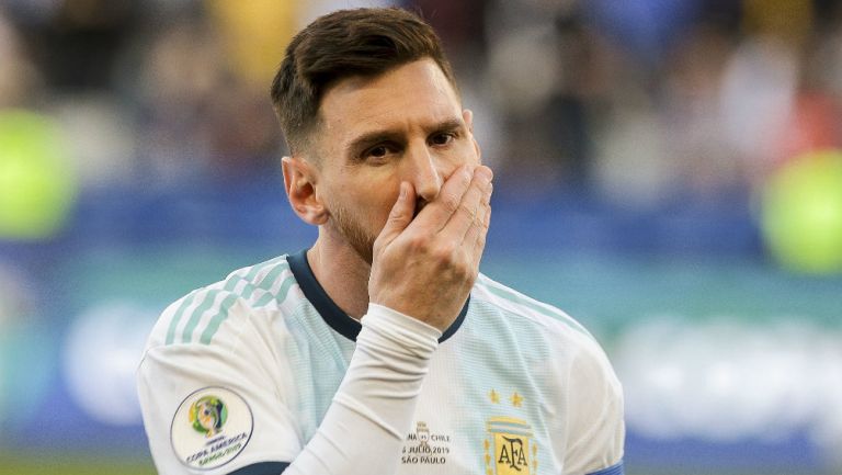 Lionel Messi en lamento tras expulsión ante Chile 