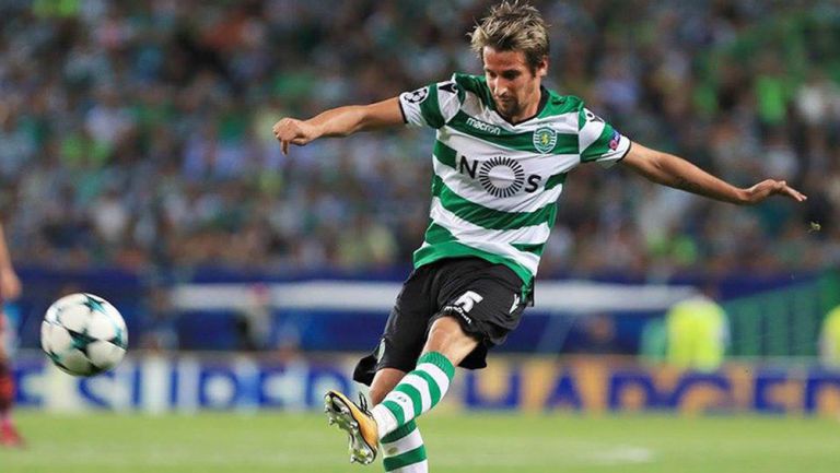 Fábio Coentrão, durante un duelo con el Sporting de Lisboa 