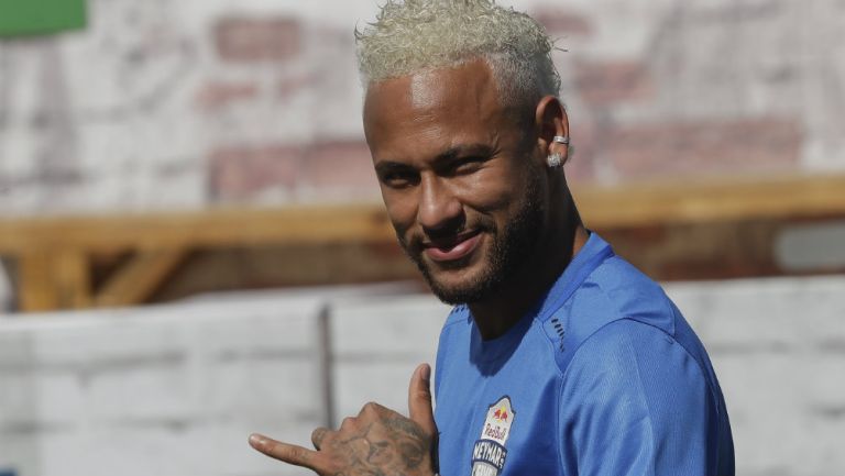 Neymar durante un evento de verano en Brasil