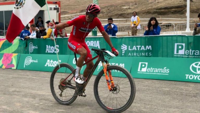 Gerardo Ulloa, tras pasar la línea de meta en Lima 2019