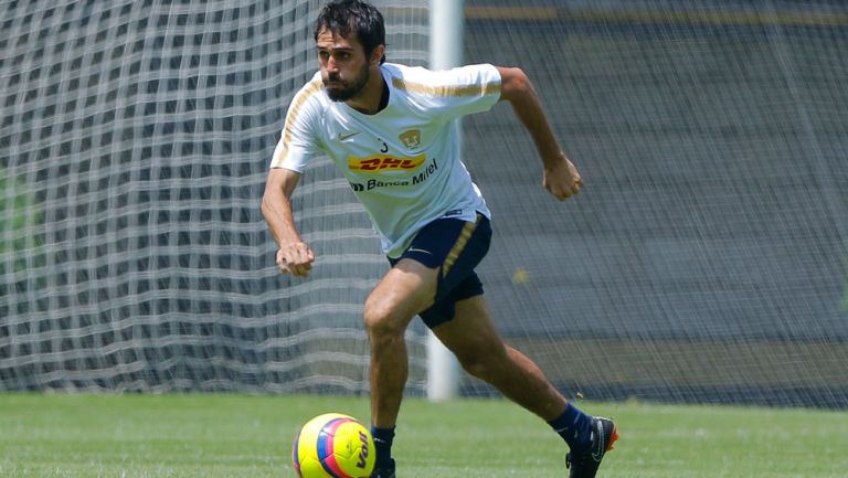 Alejandro Arribas, durante una sesión con Pumas 