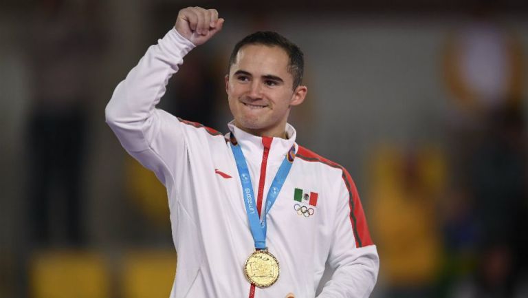 Fabián de Luna, con su medalla de Oro conquistada en Lima 2019