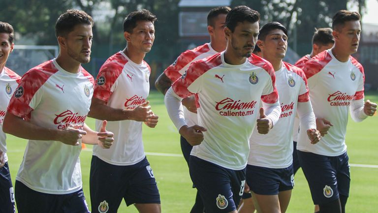 Hiram Mier y Oswaldo Alanís entrenan con Chivas
