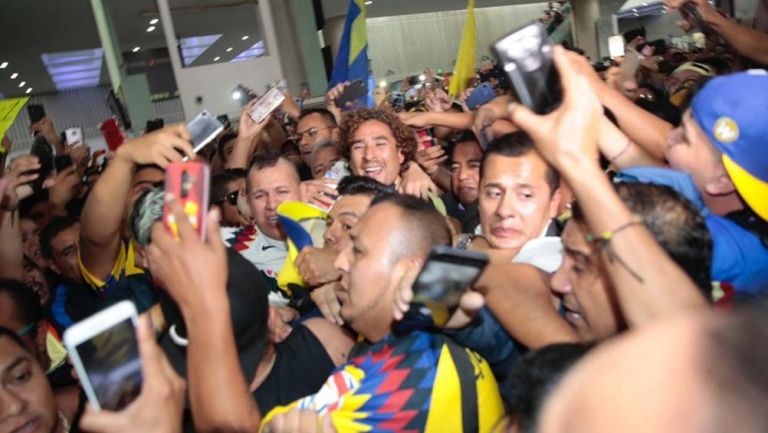 Memo Ochoa a su llegada a la Ciudad de México